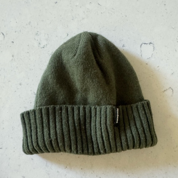 Patagonia men’s Brodeo cuffed green ribbed wool blend beanie hat one size - Picture 2 of 4
